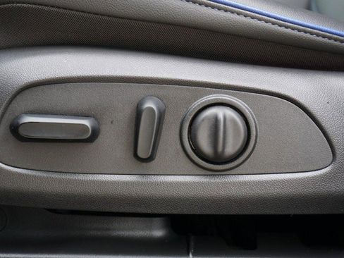 Used 2024 Buick Envista Sport Touring w/ Convenience II Package FWD image 25