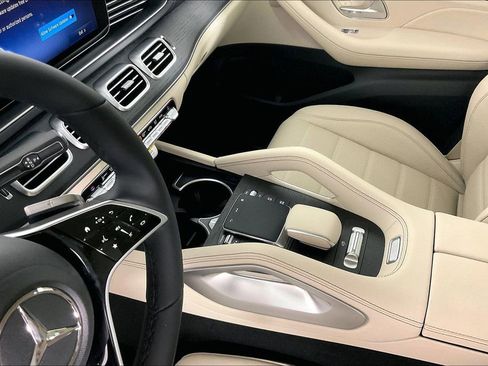New 2026 Mercedes-Benz GLS 450 4MATIC image 8