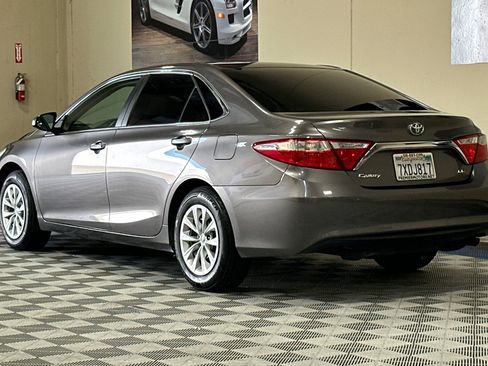 Used 2017 Toyota Camry LE FWD image 6