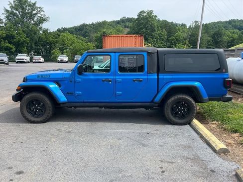 Used 2022 Jeep Gladiator Sport AWD/4WD image 2
