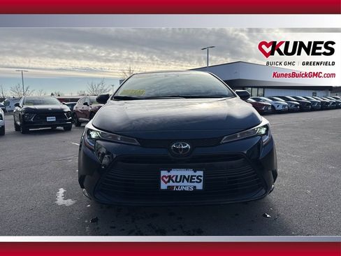 Used 2025 Toyota Corolla LE image 11