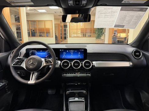 Used 2026 Mercedes-Benz GLB 250 image 60