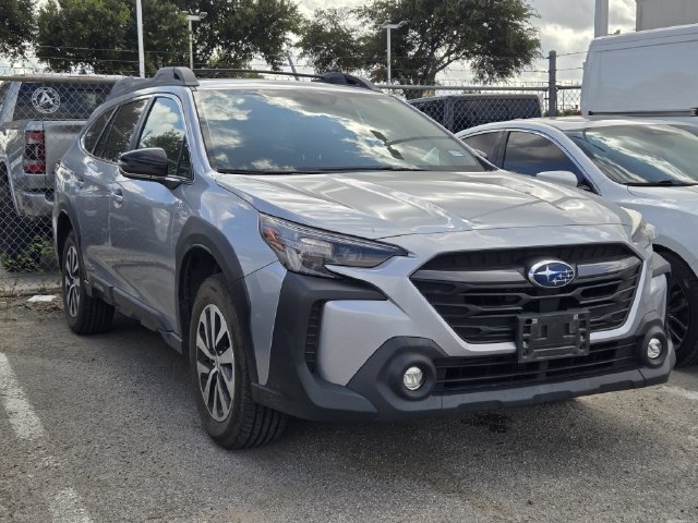Used 2023 Subaru Outback Premium AWD/4WD image 1