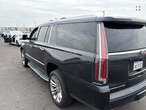 Used 2019 Cadillac Escalade ESV Premium Luxury w/ LPO, Escalade Noir Package AWD/4WD image 5