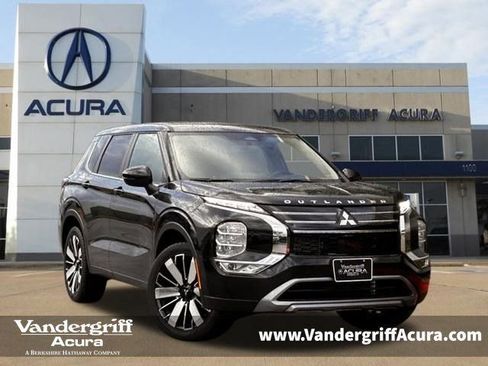 Used 2026 Mitsubishi Outlander SE image 1