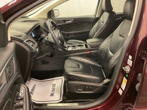 Used 2023 Ford Edge Titanium image 4