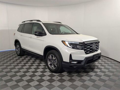 Used 2022 Honda Passport TrailSport image 3