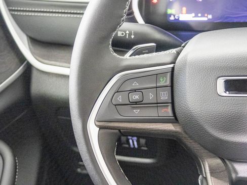 New 2025 Jeep Grand Cherokee Limited image 35