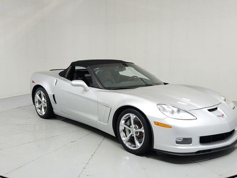 Used 2010 Chevrolet Corvette Grand Sport w/ Preferred Equipment Group RWD image 7