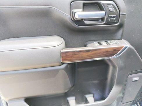 Used 2021 GMC Sierra 1500 SLT RWD image 8