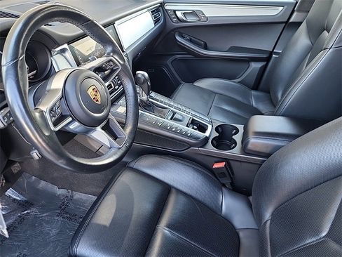 Used 2020 Porsche Macan Turbo image 12