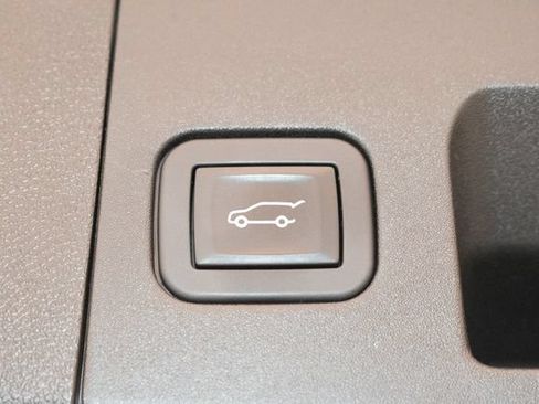 Used 2025 Cadillac XT4 Sport AWD/4WD image 15