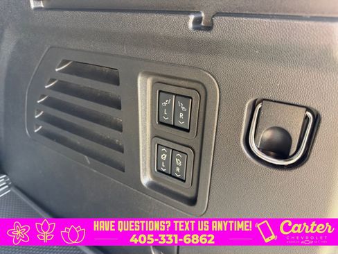 Used 2025 Chevrolet Traverse RS image 33