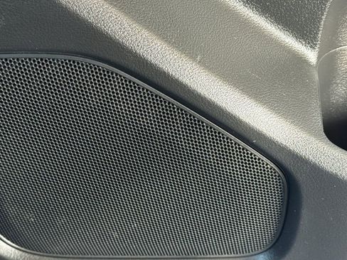 Used 2023 Nissan Frontier SV w/ Technology Package image 26