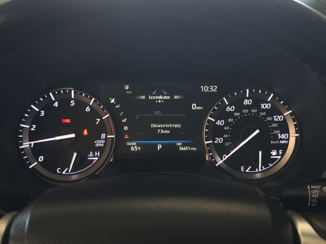 Used 2022 Toyota Highlander XLE AWD/4WD image 17