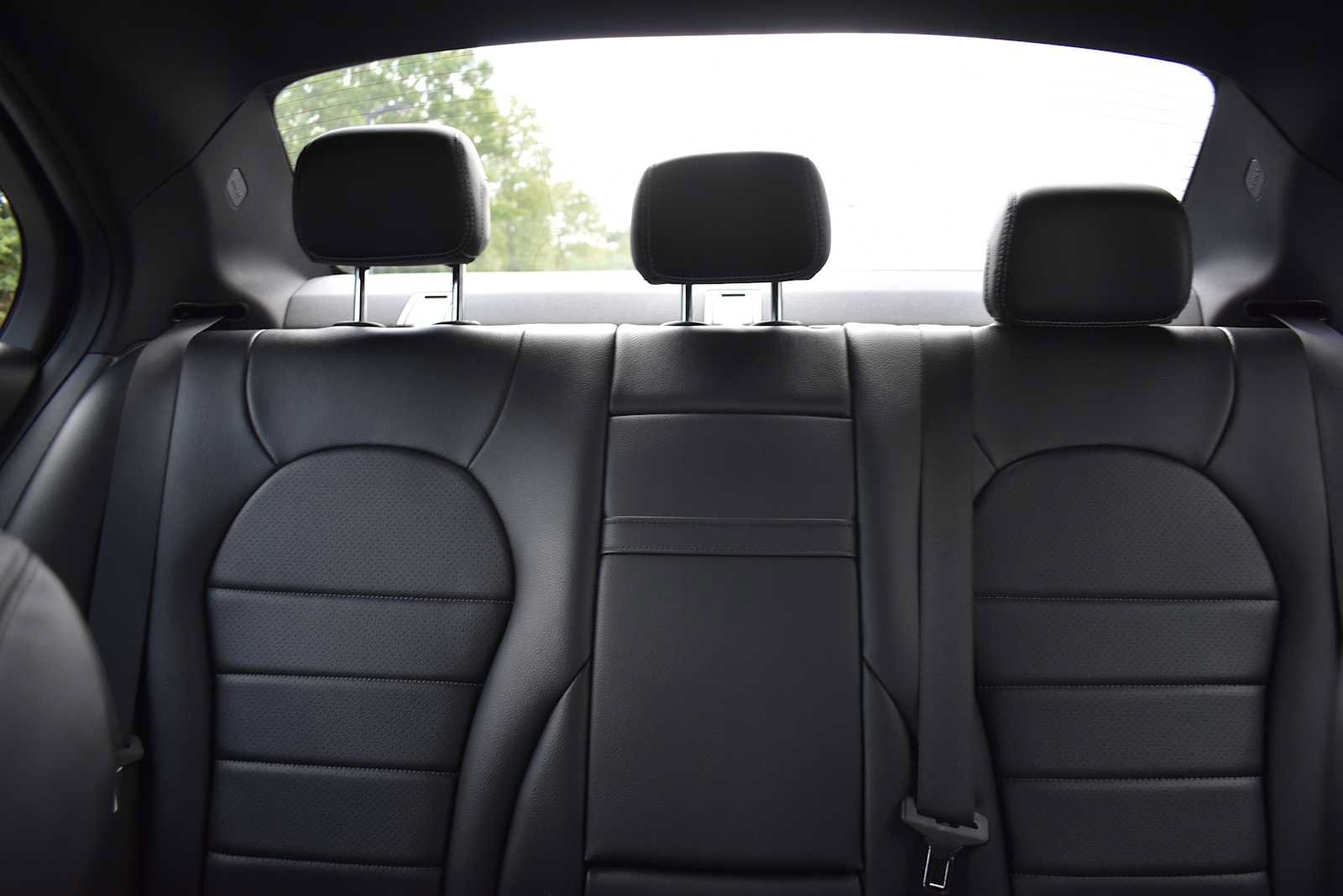 Used 2019 Mercedes-Benz C 300 4MATIC Sedan image 4