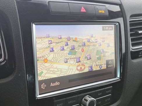 Used 2014 Volkswagen Touareg TDI image 14