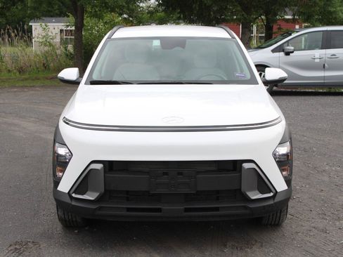 Used 2024 Hyundai Kona SEL AWD/4WD image 2