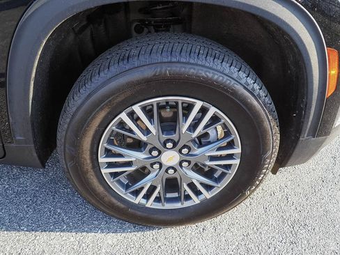 Used 2024 Chevrolet Traverse LS AWD/4WD image 34