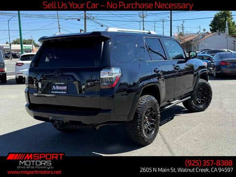 Used 2018 Toyota 4Runner SR5 AWD/4WD image 6