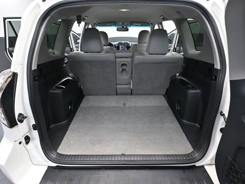 Used 2012 Toyota RAV4 EV image 34