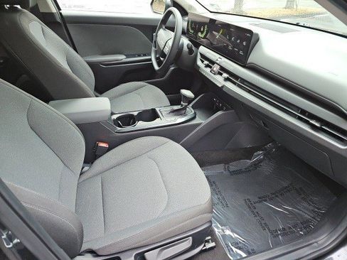 Used 2025 Kia K4 LXS image 11