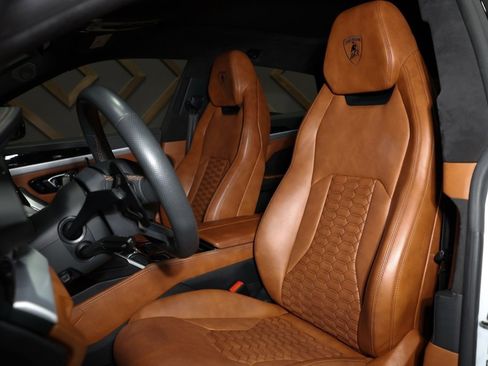 Used 2020 Lamborghini Urus image 6