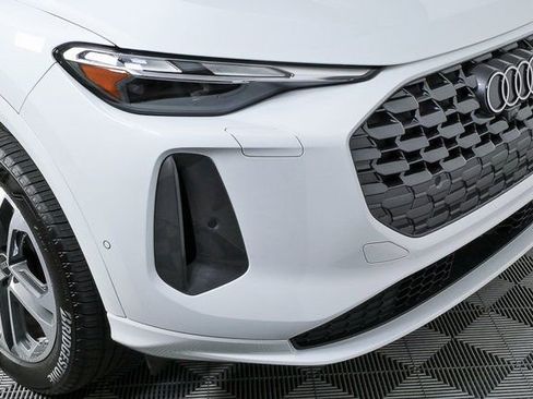 Used 2025 Audi Q5 Premium w/ Convenience Package image 37