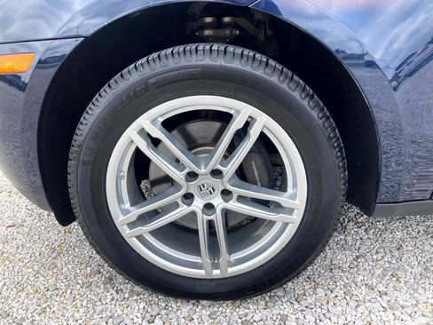 Used 2017 Porsche Macan AWD/4WD image 21