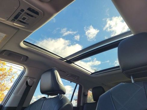 Certified 2022 Toyota Highlander Platinum image 16