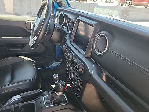 Used 2020 Jeep Gladiator Overland image 47