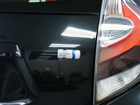 Used 2018 Toyota Prius C One image 8