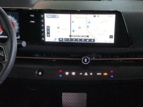 Used 2024 Nissan Ariya FWD image 17