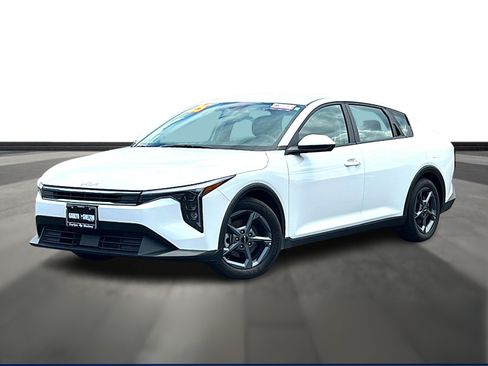 Used 2025 Kia K4 FWD image 1