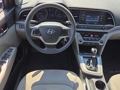 Used 2017 Hyundai Elantra SE FWD image 11