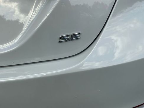 Used 2023 Toyota Camry SE image 19