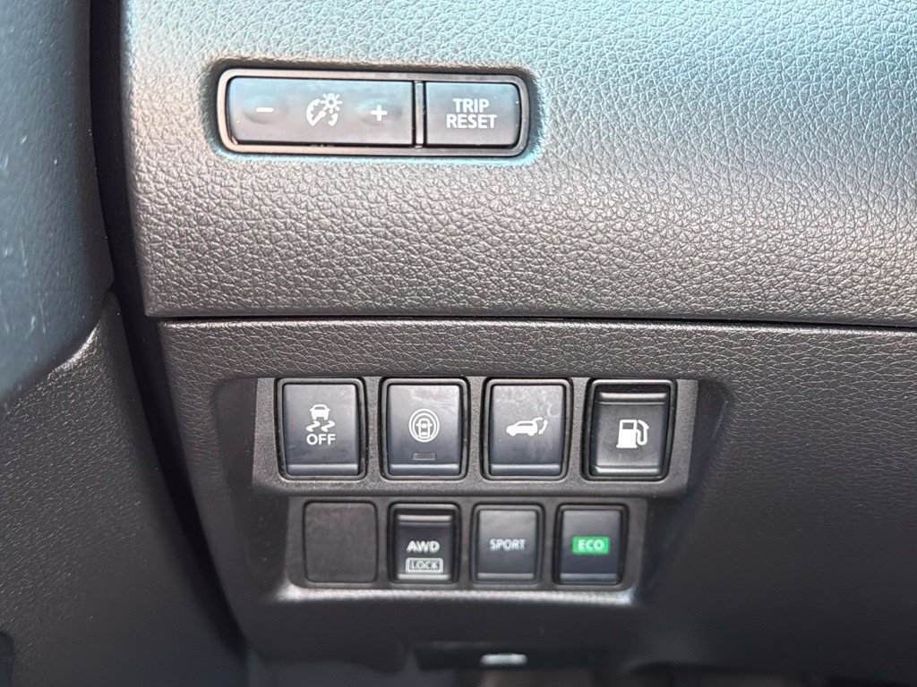 Used 2020 Nissan Rogue SV AWD/4WD image 23