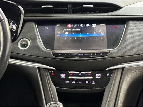 Used 2018 Cadillac XT5 Luxury w/ Driver Awareness Package AWD/4WD image 19
