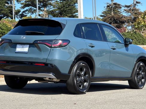 Used 2025 Honda HR-V EX-L image 8