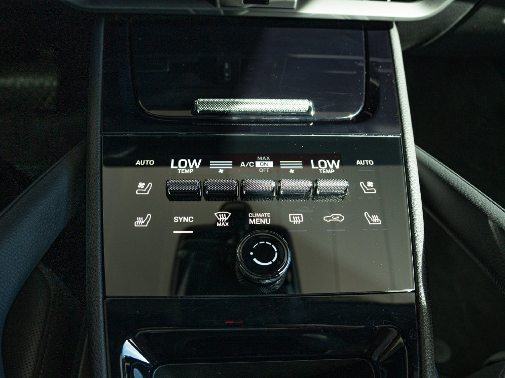 Certified 2026 Porsche Cayenne AWD/4WD image 9