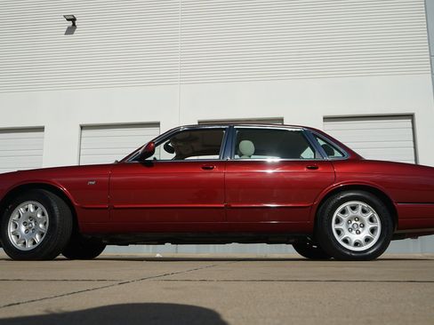 Used 1999 Jaguar XJ8 image 7