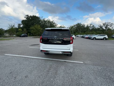Used 2025 Ford Expedition Max Platinum AWD/4WD image 7