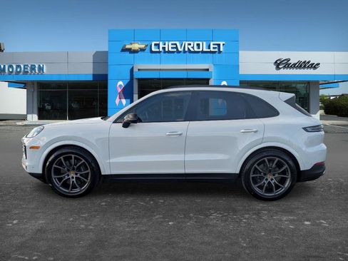 Used 2024 Porsche Cayenne image 8