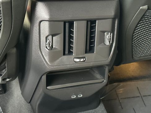 Used 2025 BMW X3 xDrive30i w/ Premium Package image 16