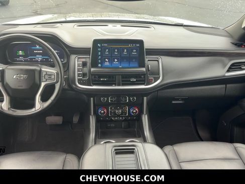 Used 2024 Chevrolet Suburban Z71 w/ Luxury Package AWD/4WD image 12
