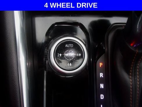 Certified 2025 GMC Canyon AT4 w/ Nightfall Edition AWD/4WD image 11