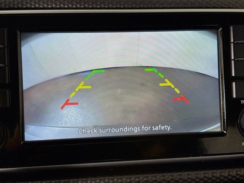 Used 2020 Nissan Kicks S image 19