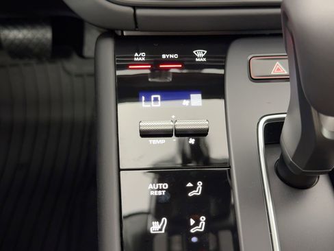 New 2026 Porsche Macan GTS image 19