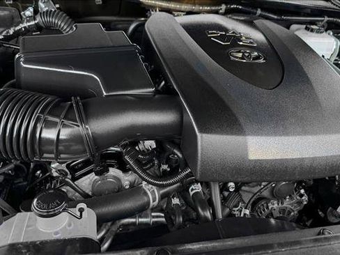 Certified 2023 Toyota Tacoma TRD Off-Road AWD/4WD image 20