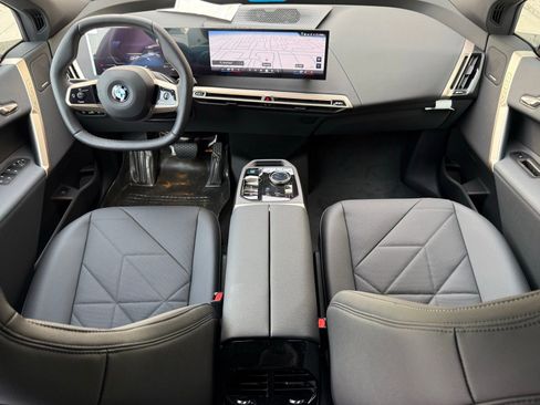 New 2026 BMW iX xDrive45 image 28
